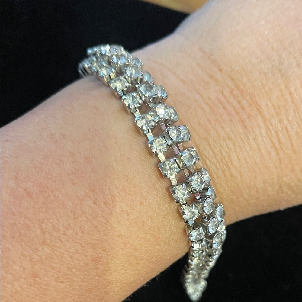 Elegant Silver rhinestone Bracelet vintage 76 rhinestones